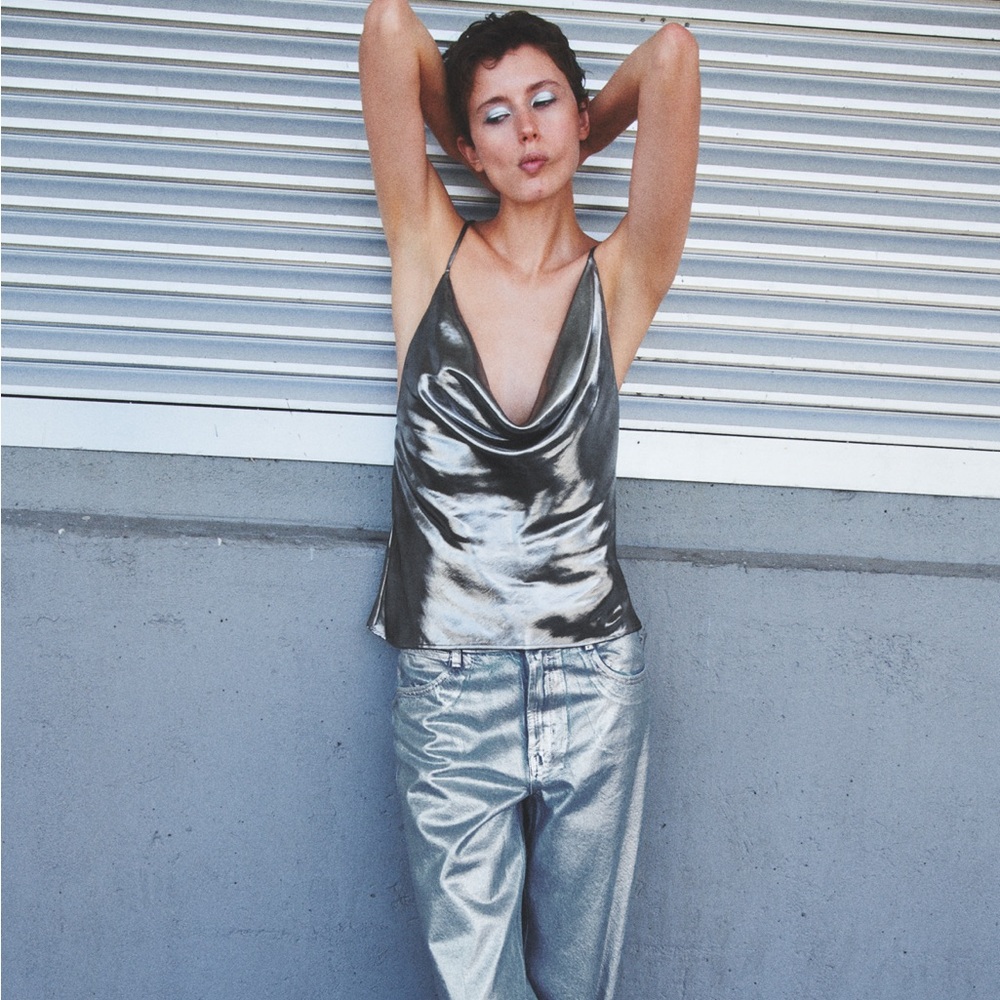Metallic cow neck tank